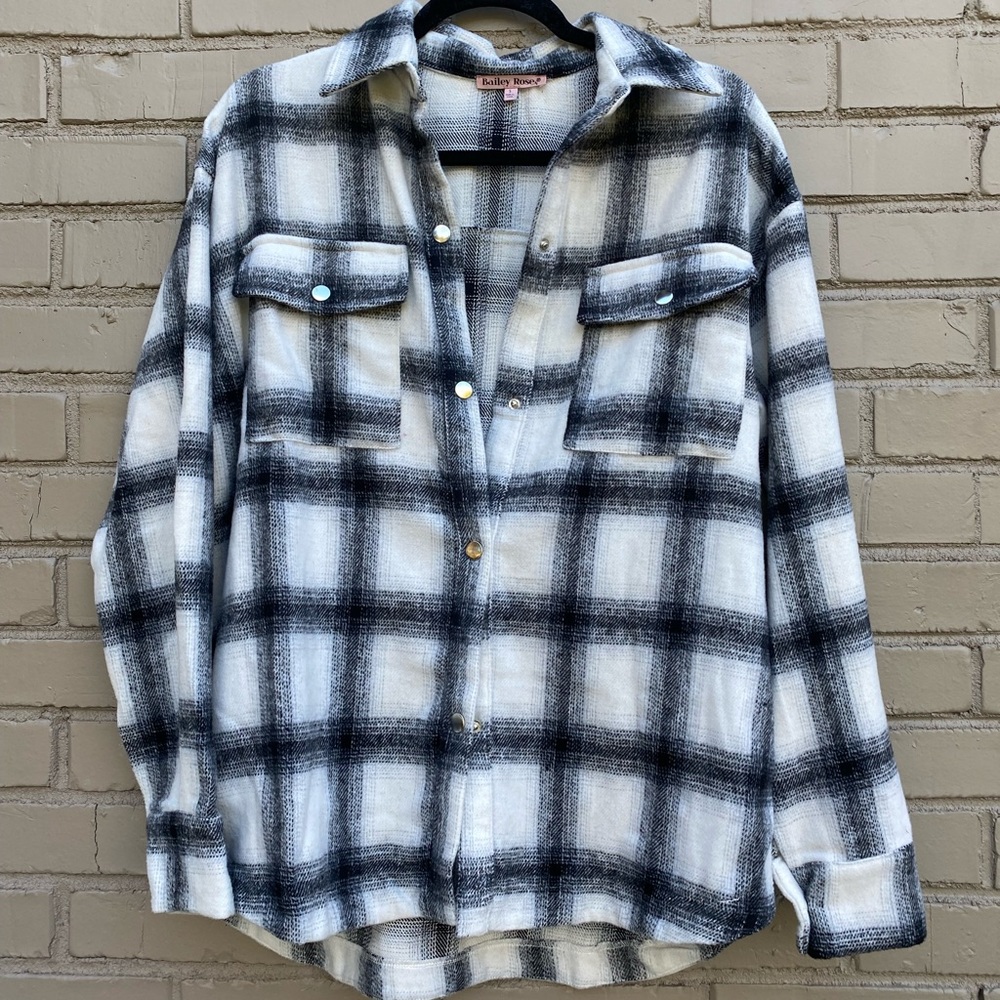 Plaid Shacket! 🤍🖤 - Picture 2 of 6